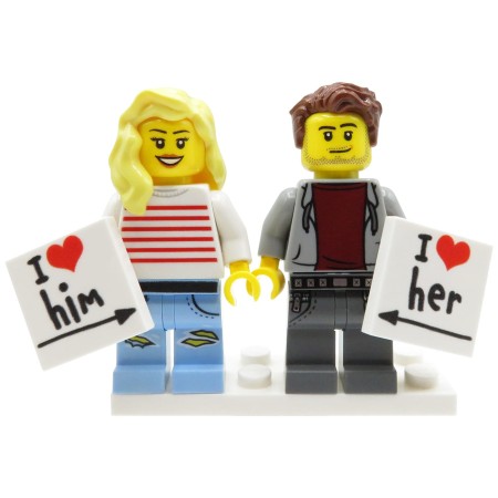 Personalizowane figurki LEGO® Para z tabliczkami love - personalizowany prezent na Walentynki i rocznicę