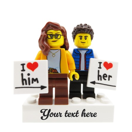Personalisierte LEGO® Figuren Paar mit Love-Schildern und deinem Text – personalisiertes Geschenk zum Jahrestag und Valentinstag