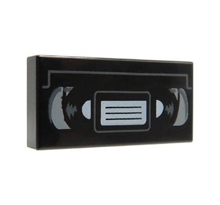 LEGO kaseta wideo VHS- płytka gładka 1x2 w kolorze czarnym z nadrukiem