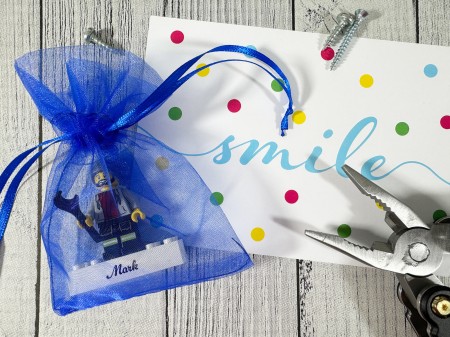 Figurine LEGO® personnalisée mécanicien / bricoleur - emballage cadeau