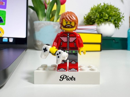 Personalizowana figurka LEGO® jako prezent dla gracza – przykład personalizacji 3