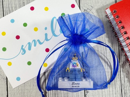 Personalisierte LEGO® Figur mit deinem Text auf dem Stein - Geschenkverpackung