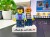 Figurines LEGO® personnalisées couple avec panneau Made for each other  - exemple de personnalisation 2