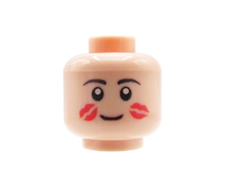 Custom LEGO Kopf – hautfarbenes Gesicht, männlich, Kussabdrücke auf den Wangen – Custom UV-Druck von Extra Extra Bricks auf LEGO® Kopf