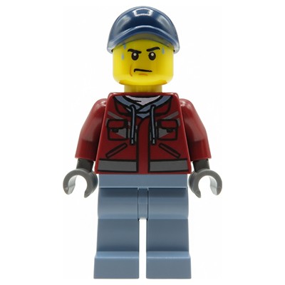 Figurka LEGO City, mężczyzna w borodwej kurtce z kapturem i czapce z daszkiem, ze skwaszoną miną i kroplami potu