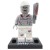 Custom LEGO Minifigur Undead Chef – Zombie-Koch mit einem Hackbeil auf einer Standplatte, Vorderansicht