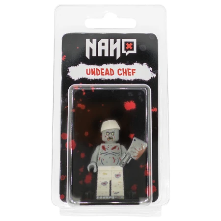 Custom LEGO Undead Chef Minifigur – Zombie-Koch mit Hackbeil auf einem Präsentationsständer, Verpackung