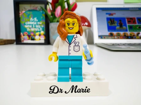 Zahnarzt / Zahnärztin – Personalisierte Figur aus LEGO® Teilen 2