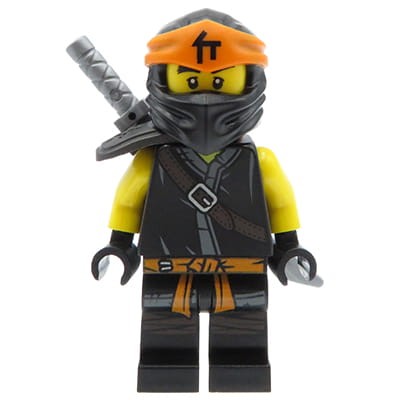 Mini figurka LEGO Ninjago Spinjitzu - ninja Cole z mieczem, w czarny kombinezonie i masce z pomarańczowymi szarfami