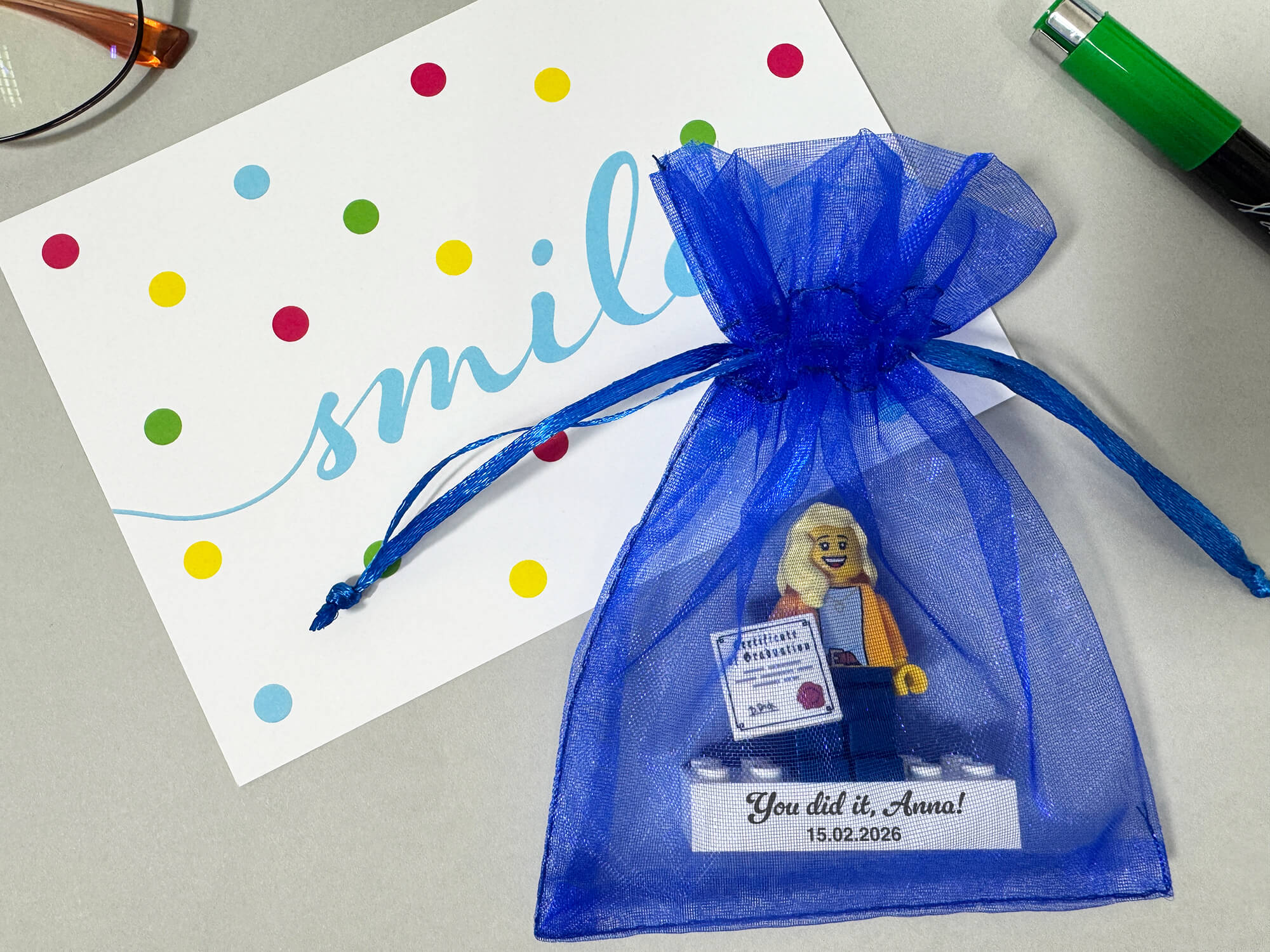 Personalizowana figurka LEGO z dyplomem - opakowanie prezentowe